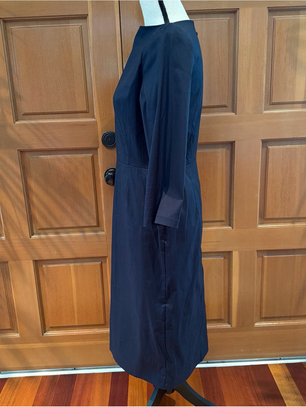 Prada Classic Navy Midi Dress with Three-Quarter Sleeves - Picture 3 of 16